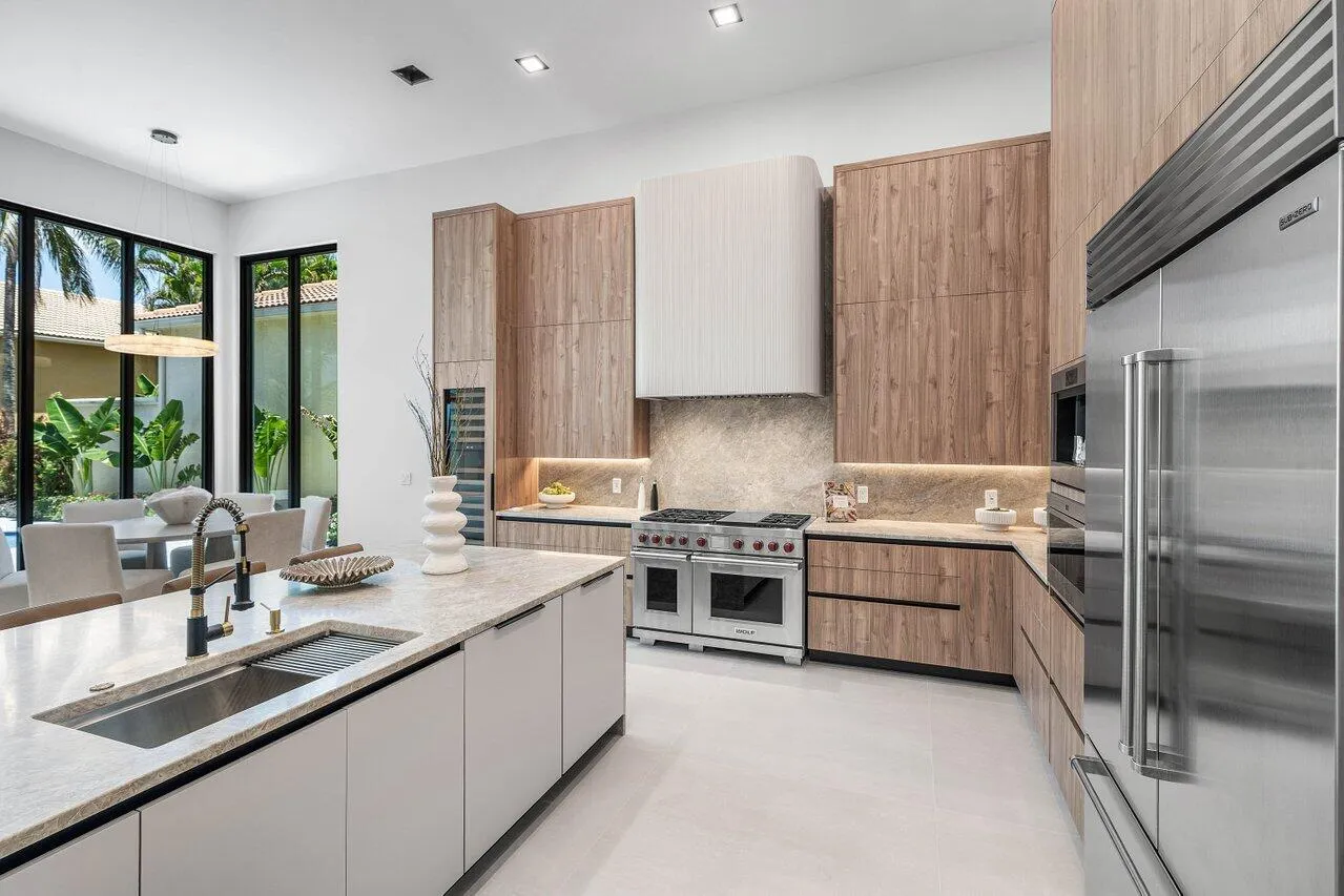 022-17931LakeAzureWay-BocaRaton-FL-33496