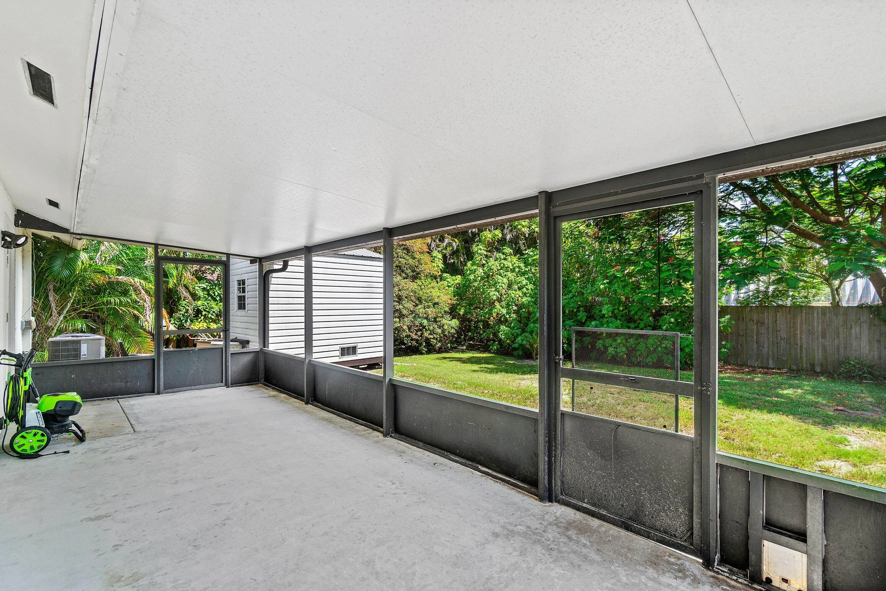 027-7442CanalDrive-FL-33467-SMALL
