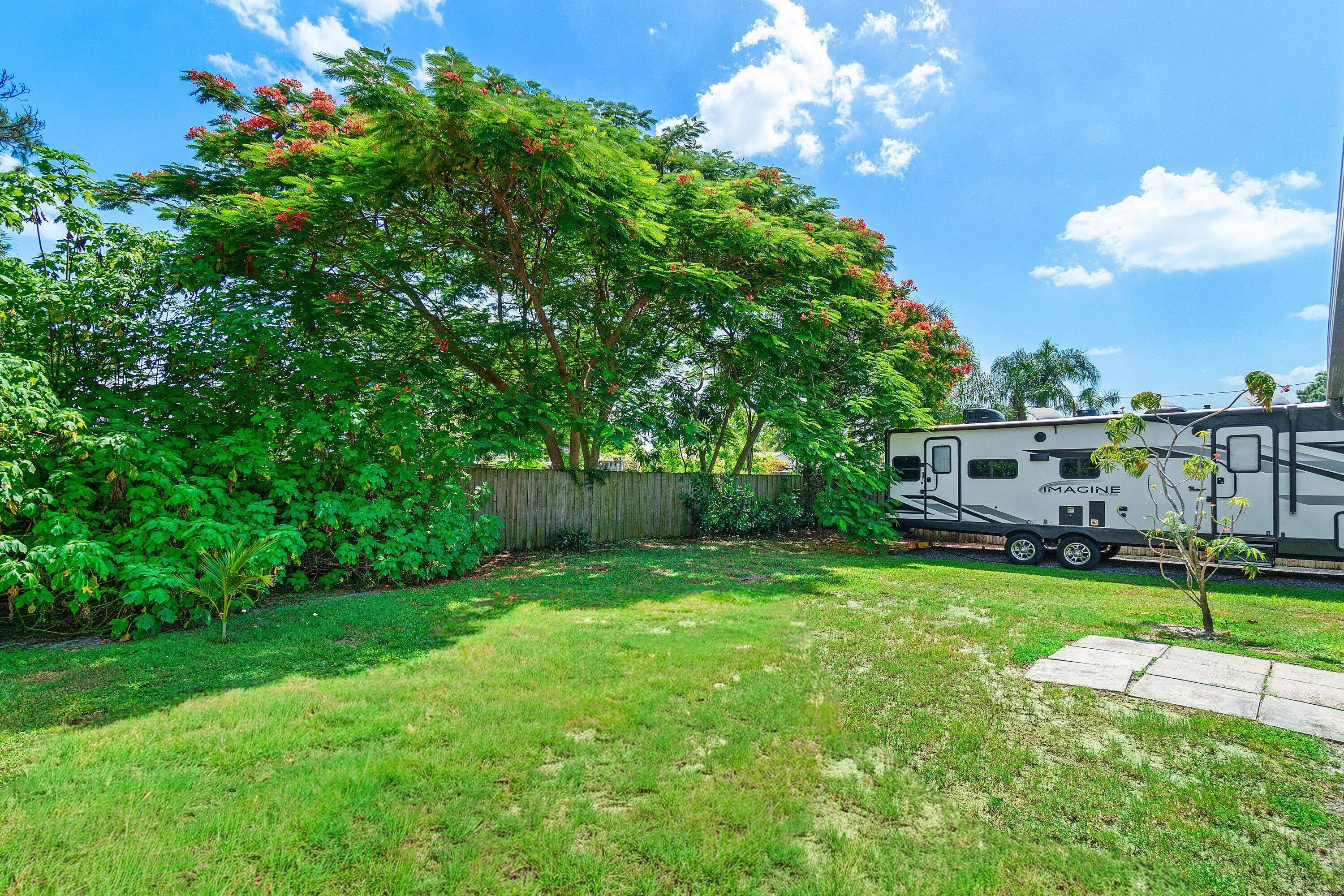 031-7442CanalDrive-FL-33467-SMALL
