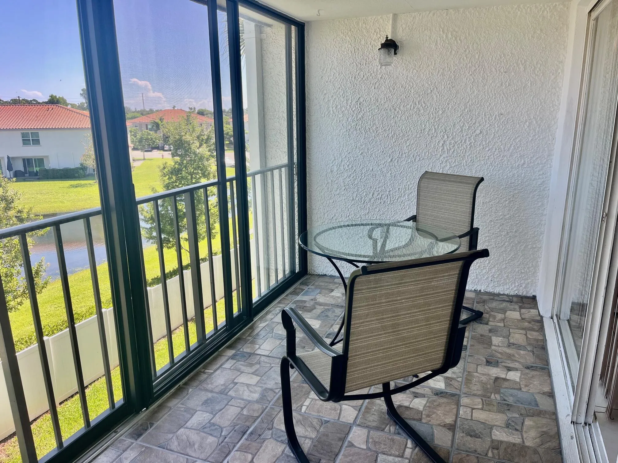 balcony