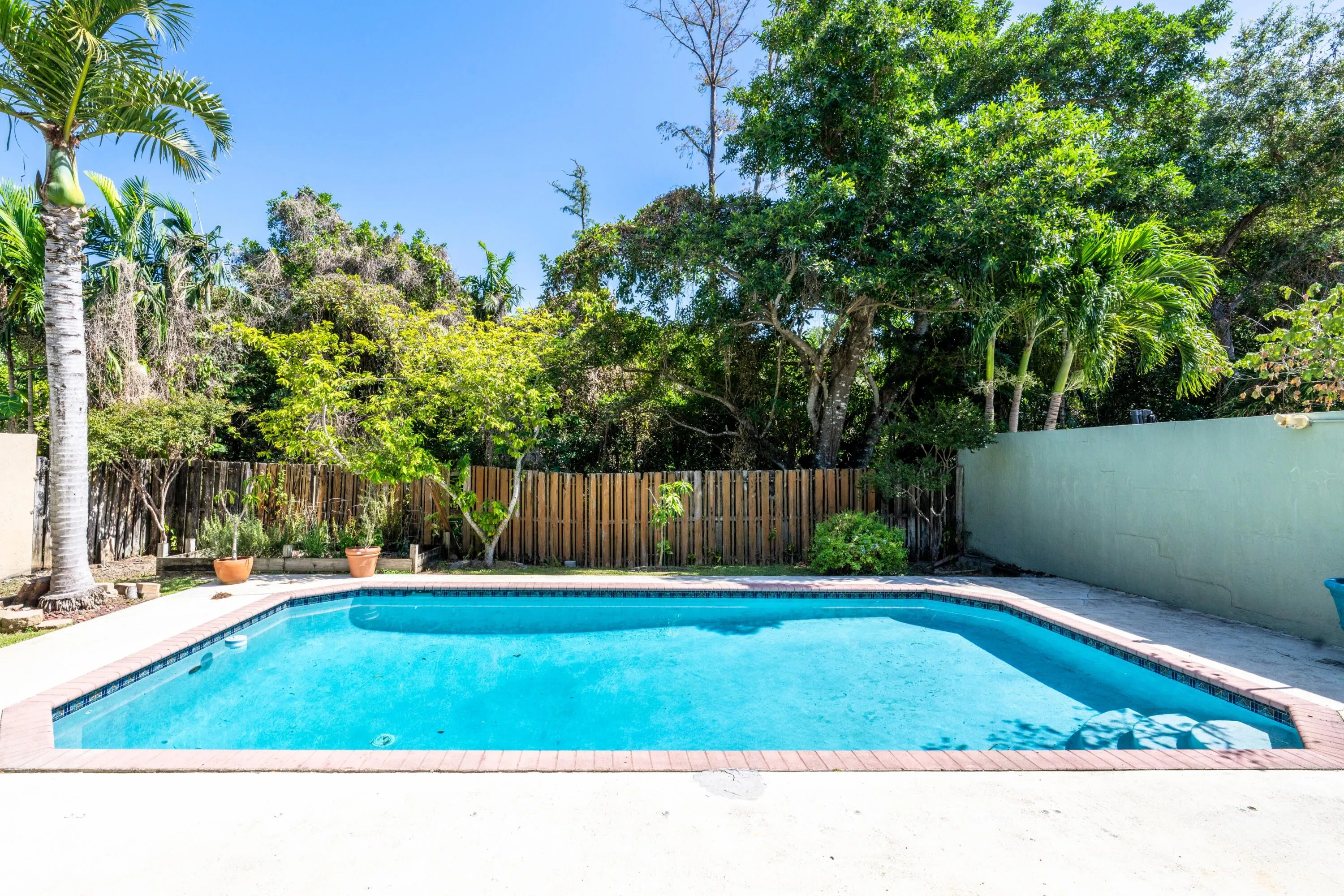 048-034-Pool-4000x2667