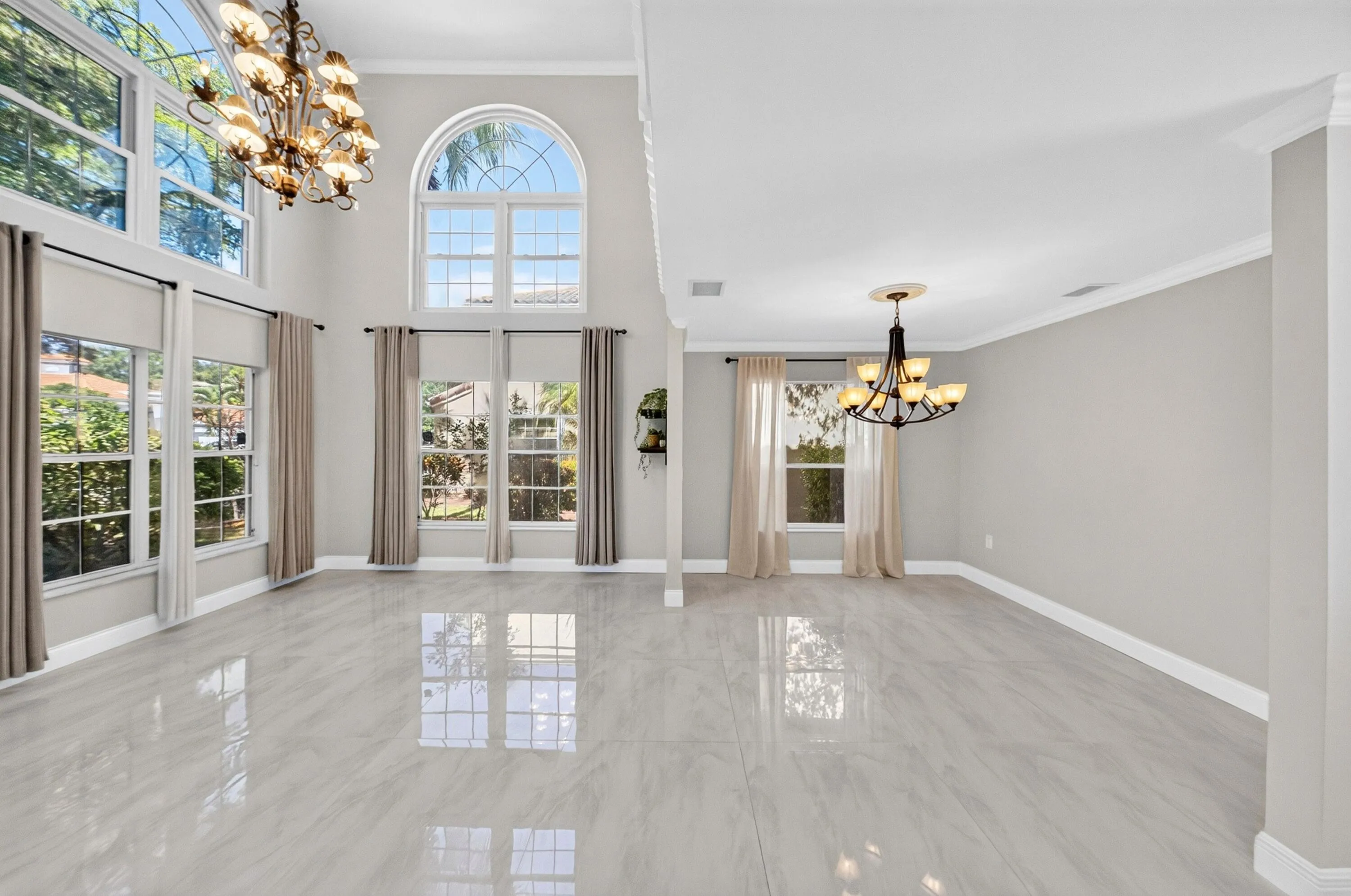 013-012-LivingDining Room-4000x2654