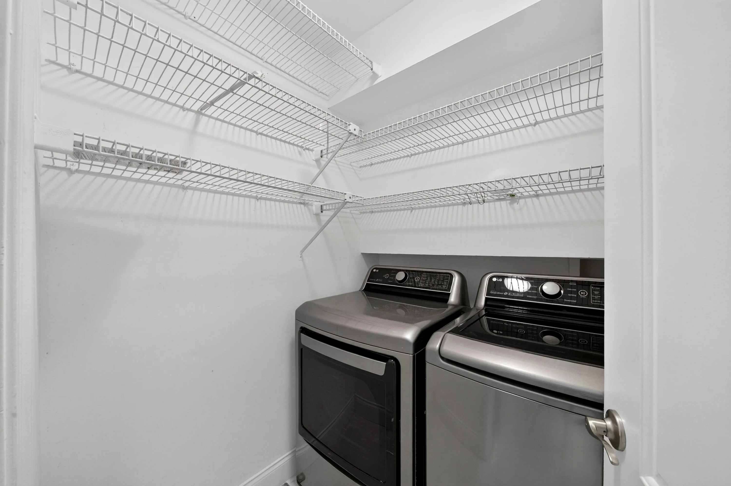044-035-Laundry Room-4000x2662