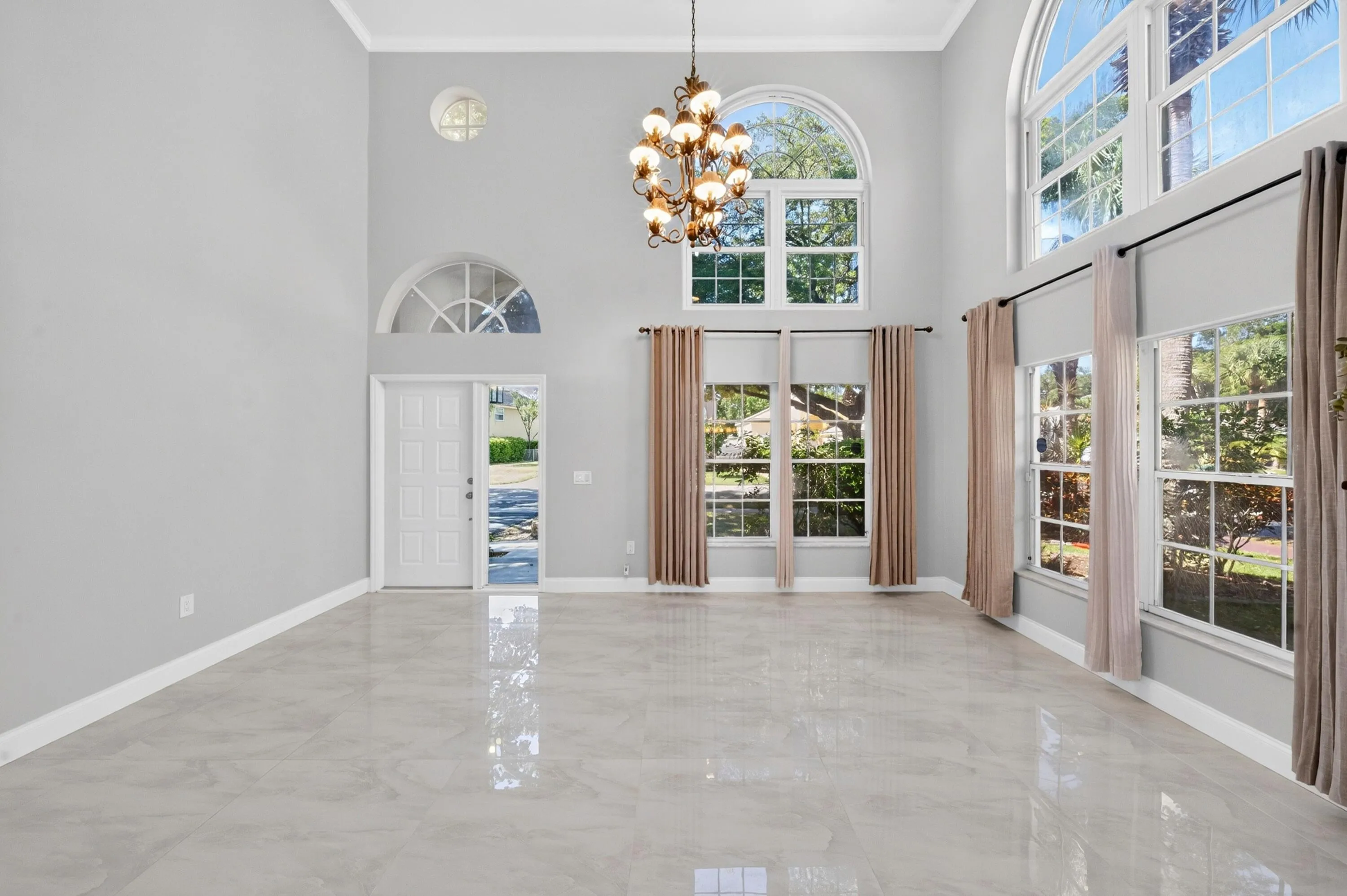 008-045-Living Room-4000x2660