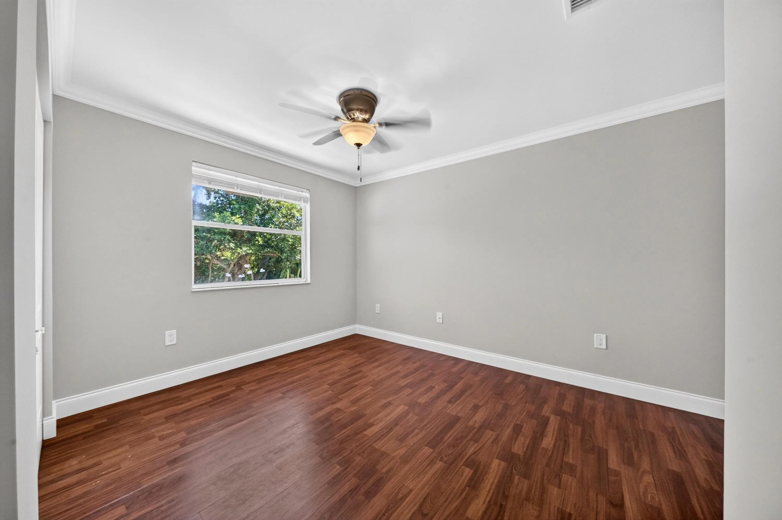 040-019-Bedroom-4000x2662