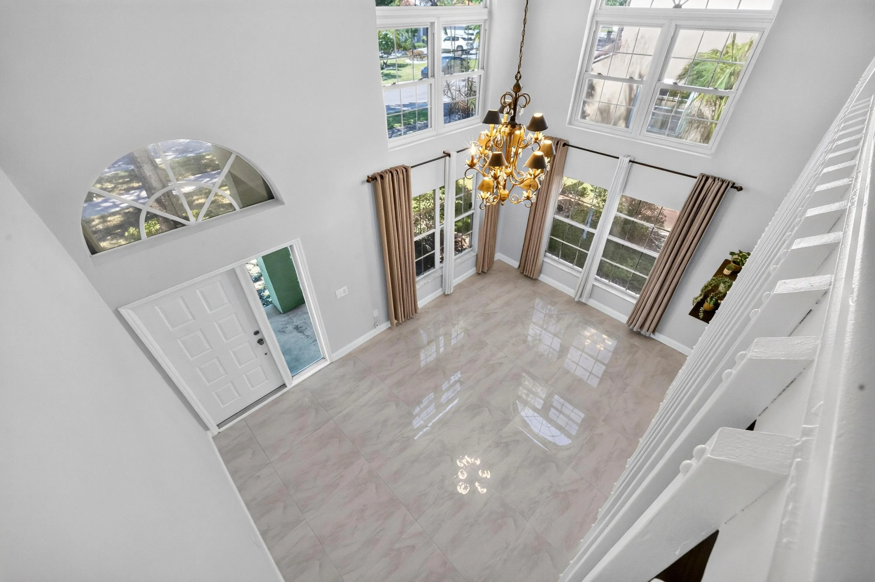 028-022-Living Room-4000x2662