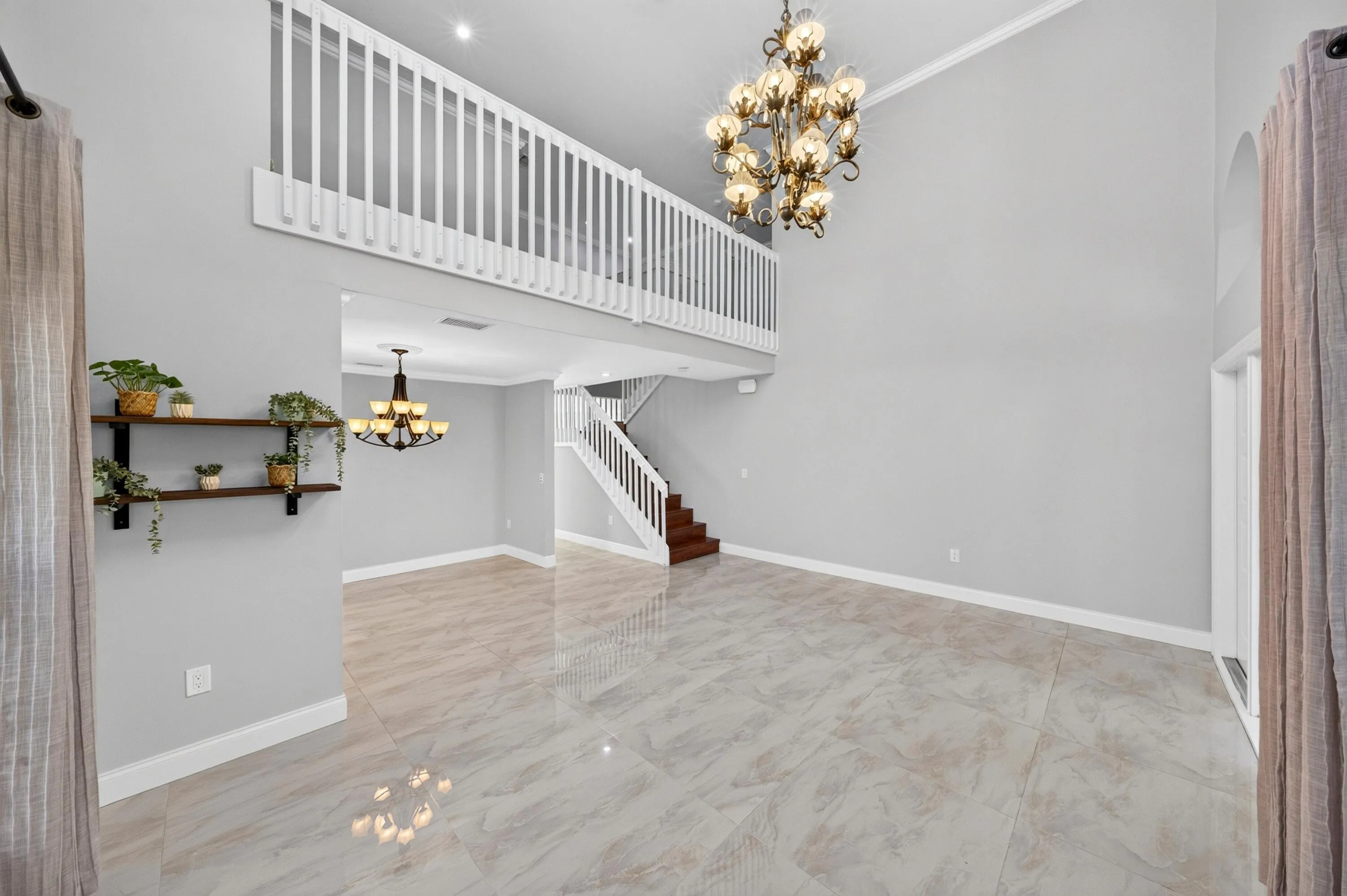 011-050-LivingDining Room-4000x2662