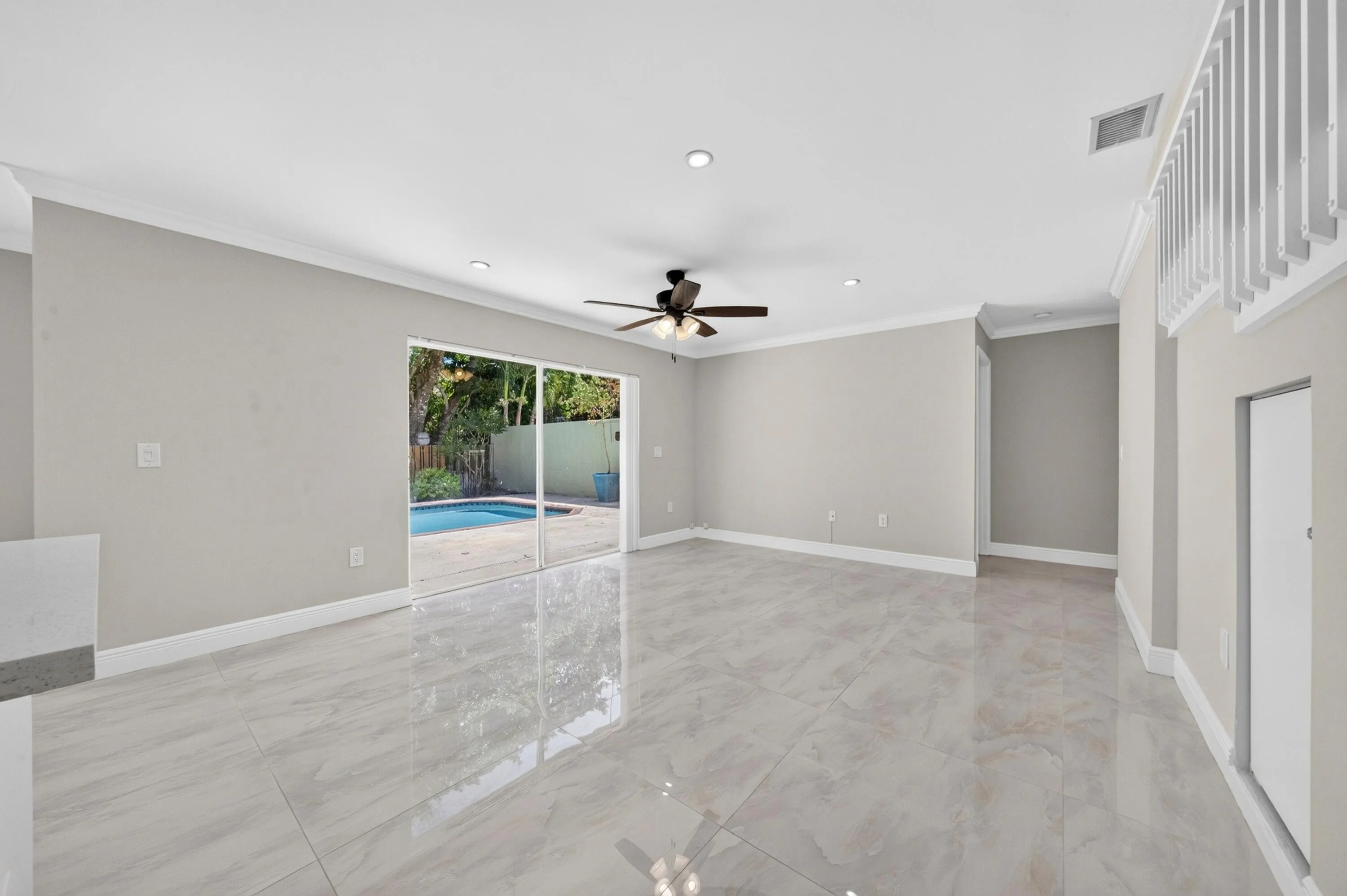 025-025-Family Room-4000x2662