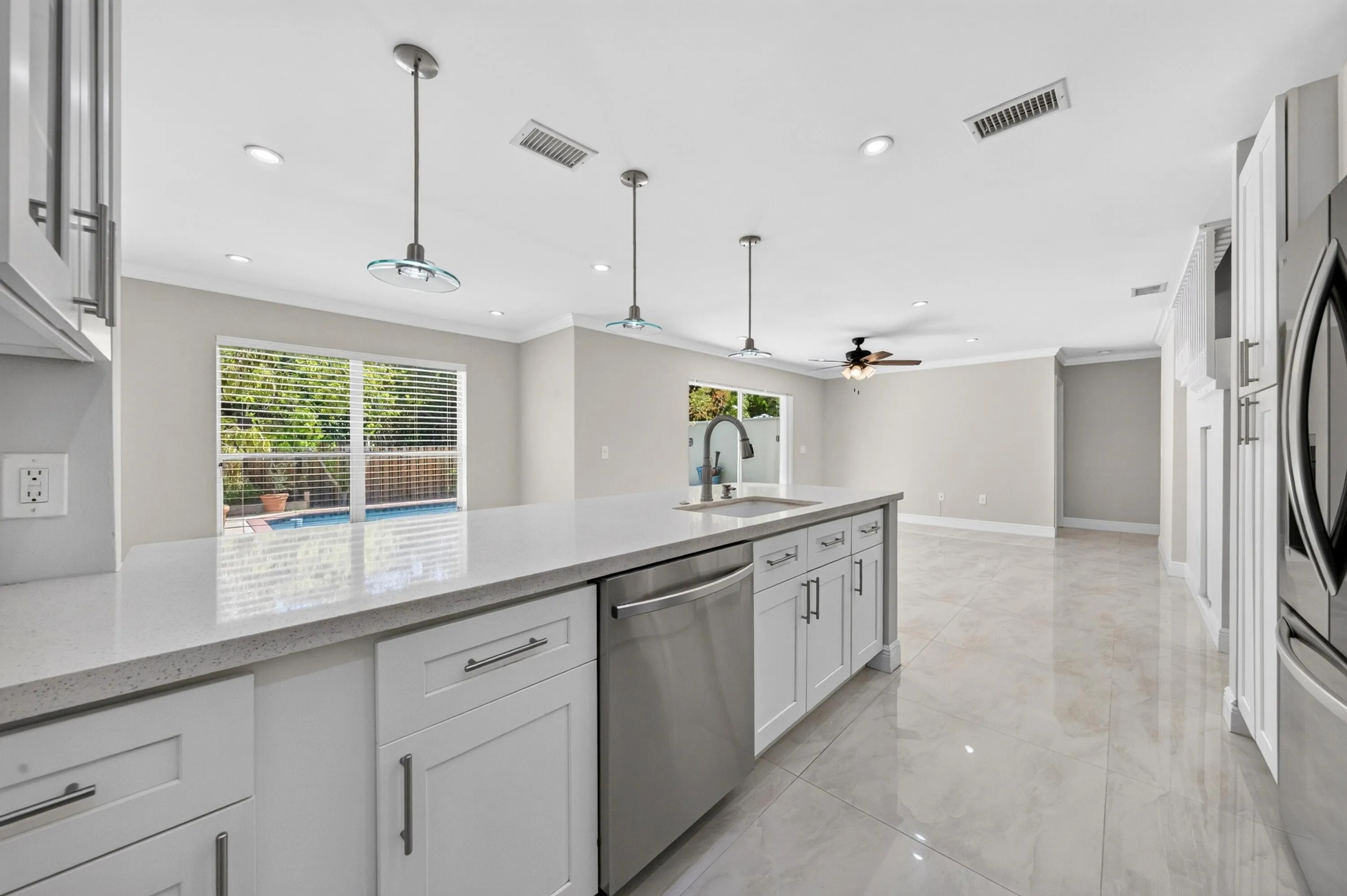 019-017-Kitchen-4000x2662