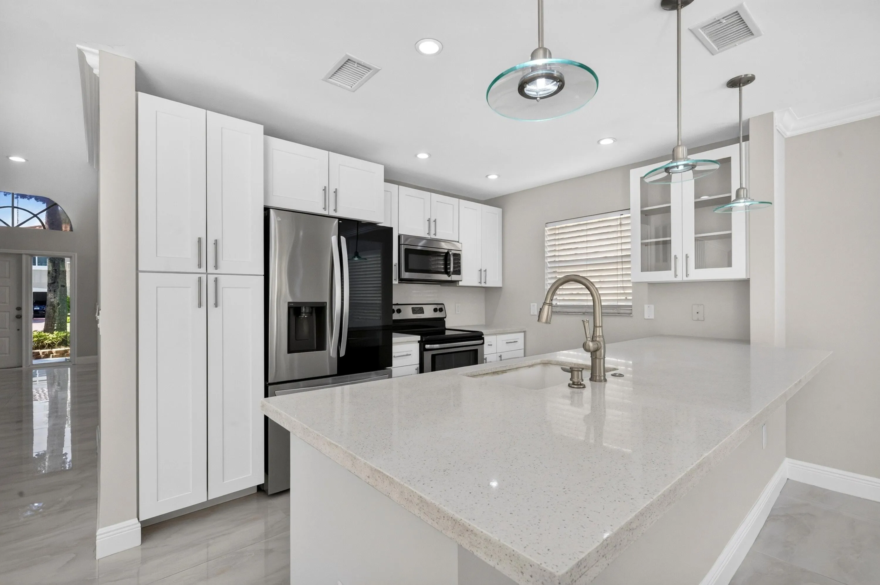 015-024-Kitchen-4000x2662