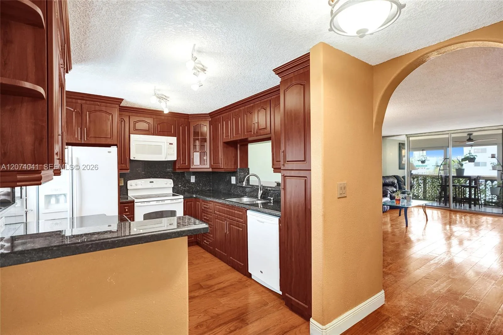 Photo 7