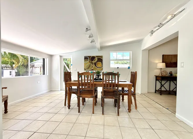 Dining off the kitchen