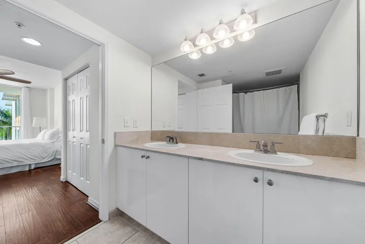 North En-suite Bathroom