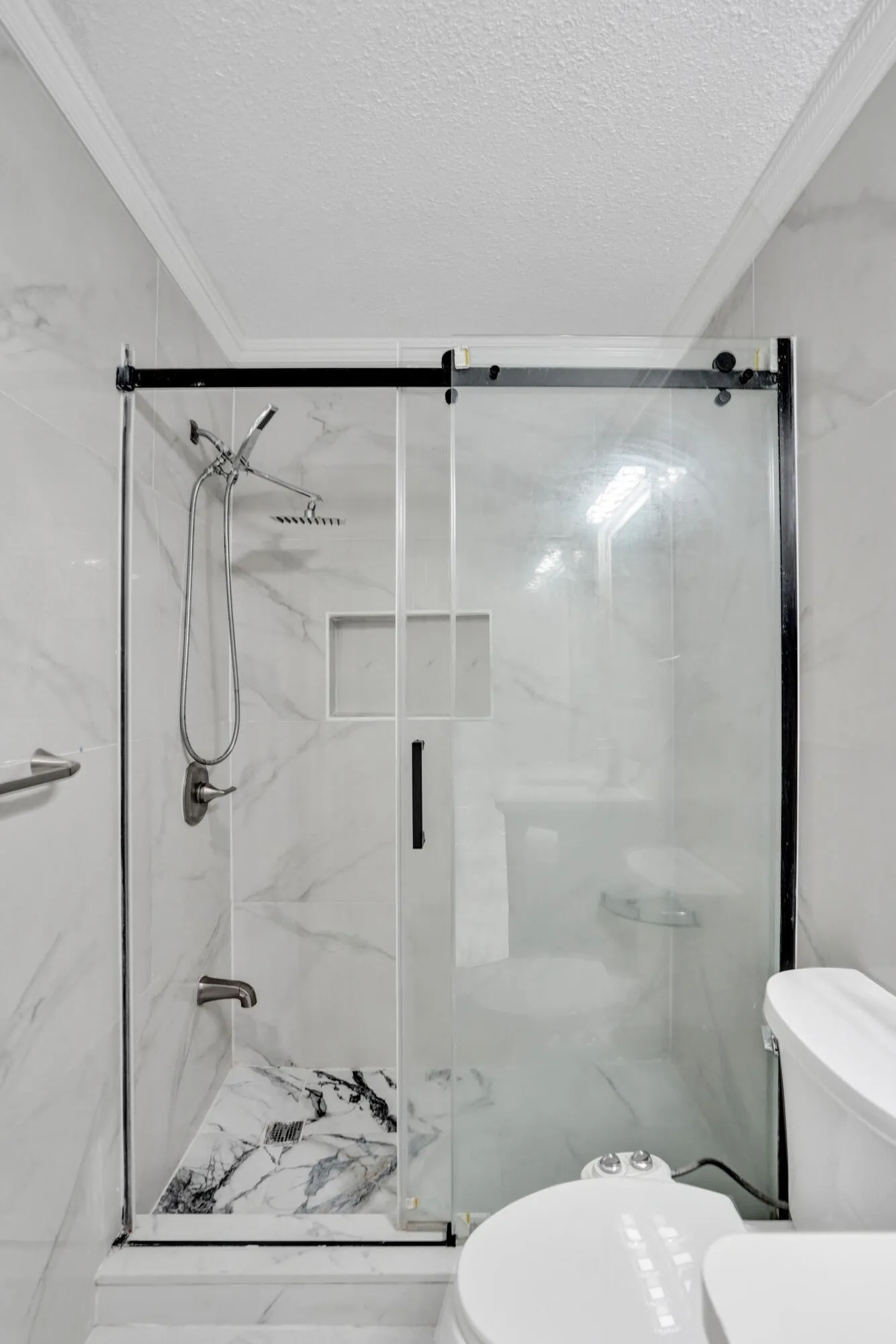 09 2nd Bath 3