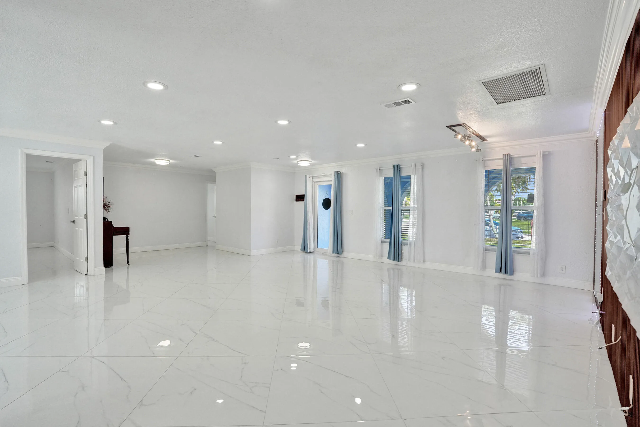 02 Front Entrance 2