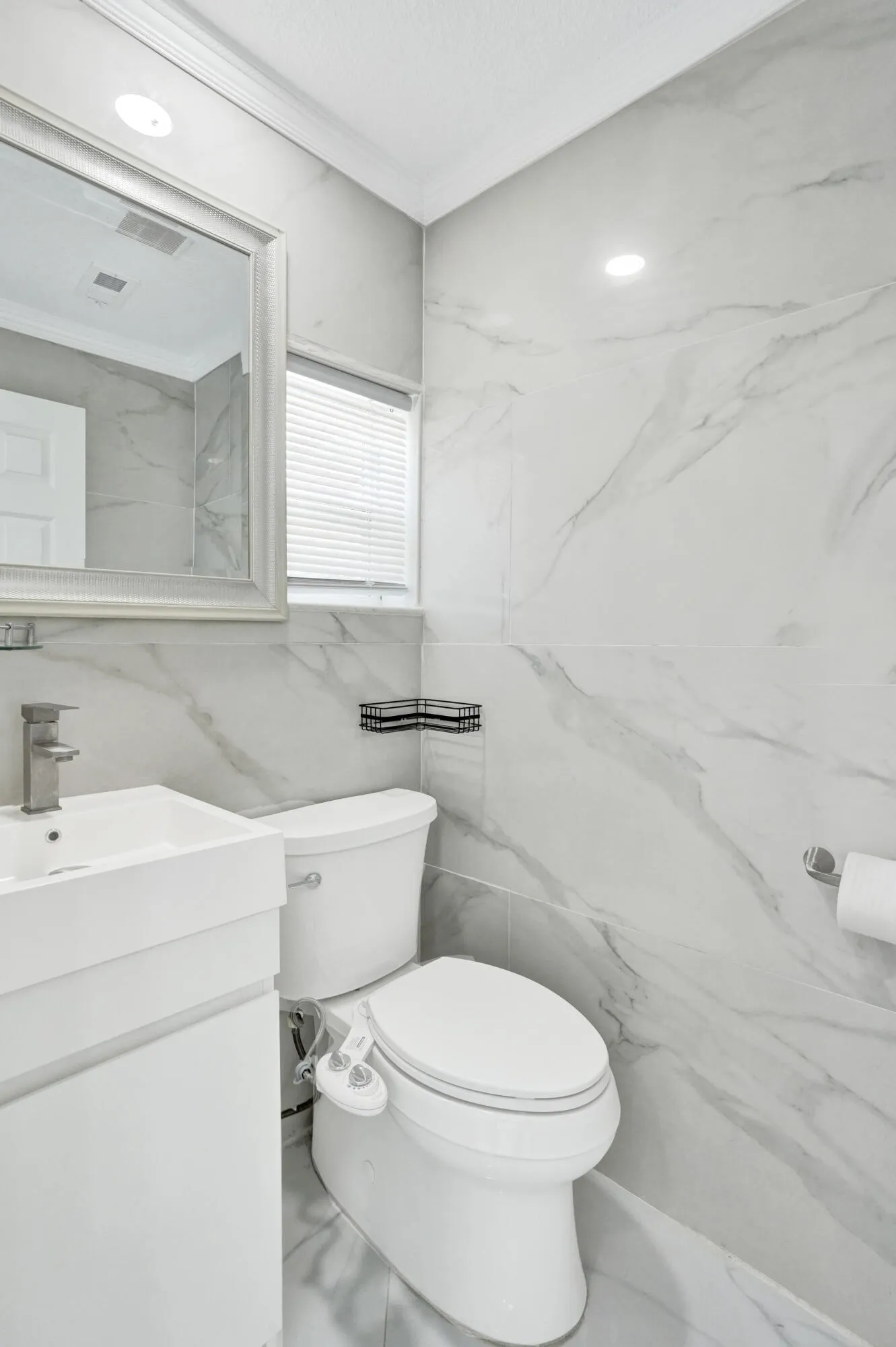 04 ZHalfbath 2