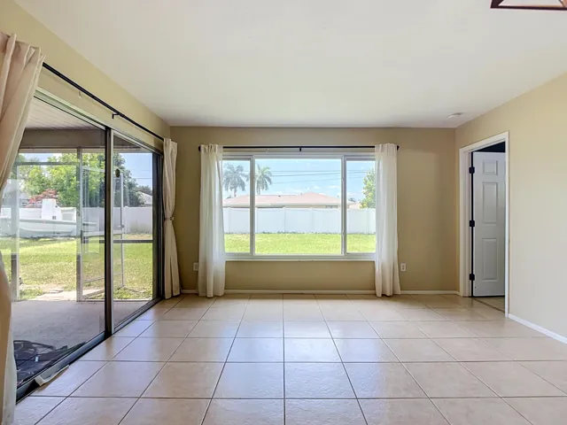 1832 SE Van Loon Terrace-33