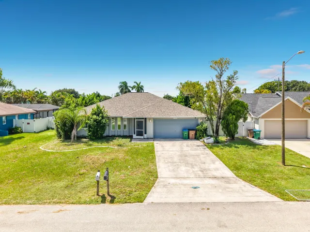 1832 SE Van Loon Terrace-14