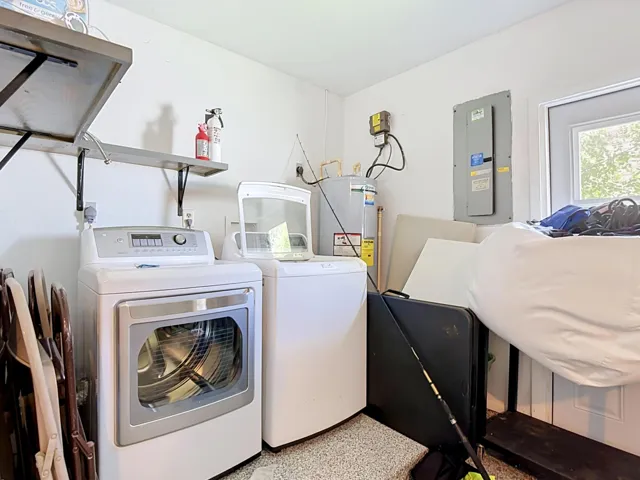 1832 SE Van Loon Terrace-55