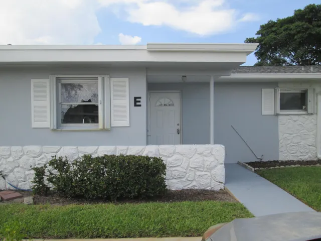 FRONT OF HOUSE