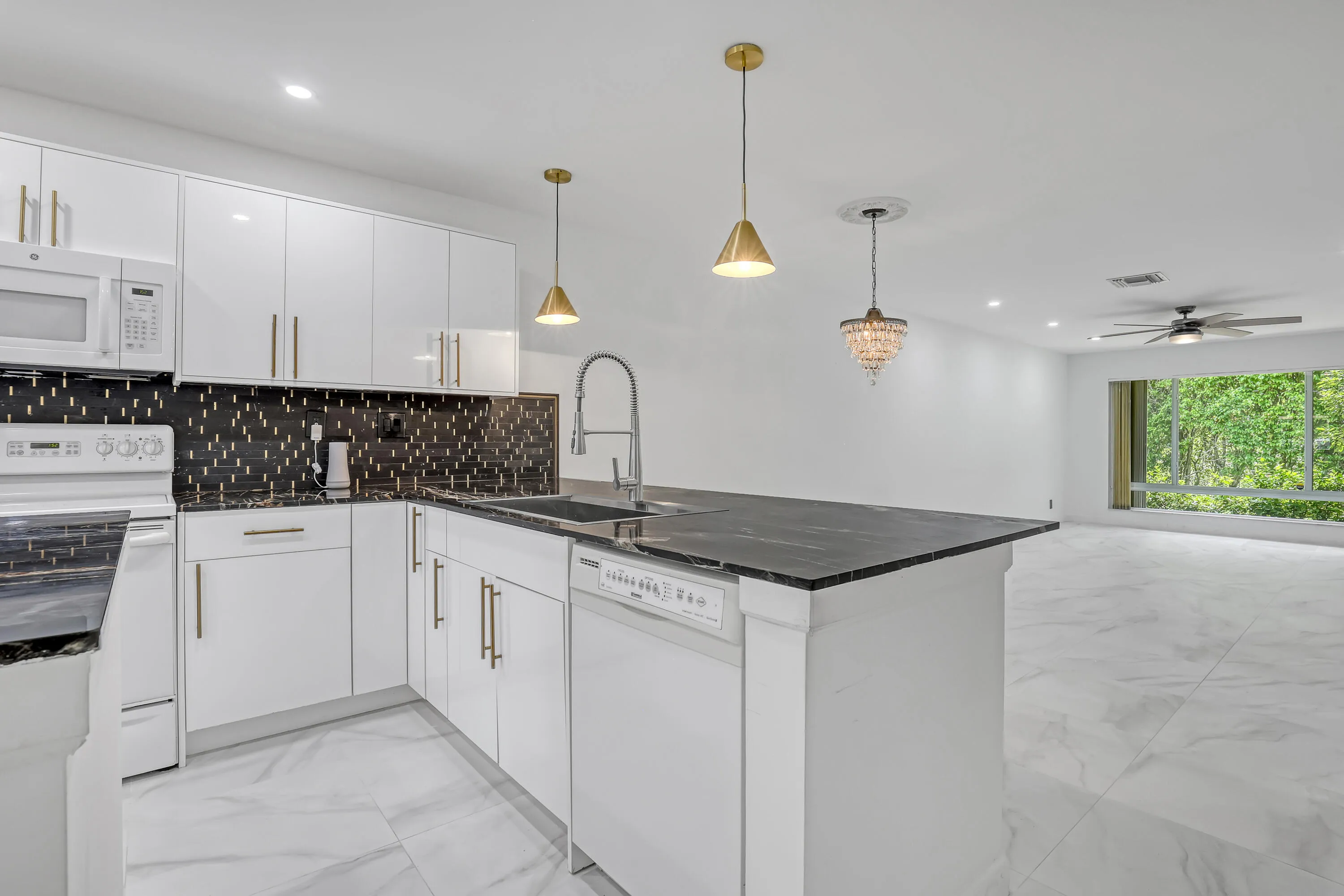 Open-concept Kitchen