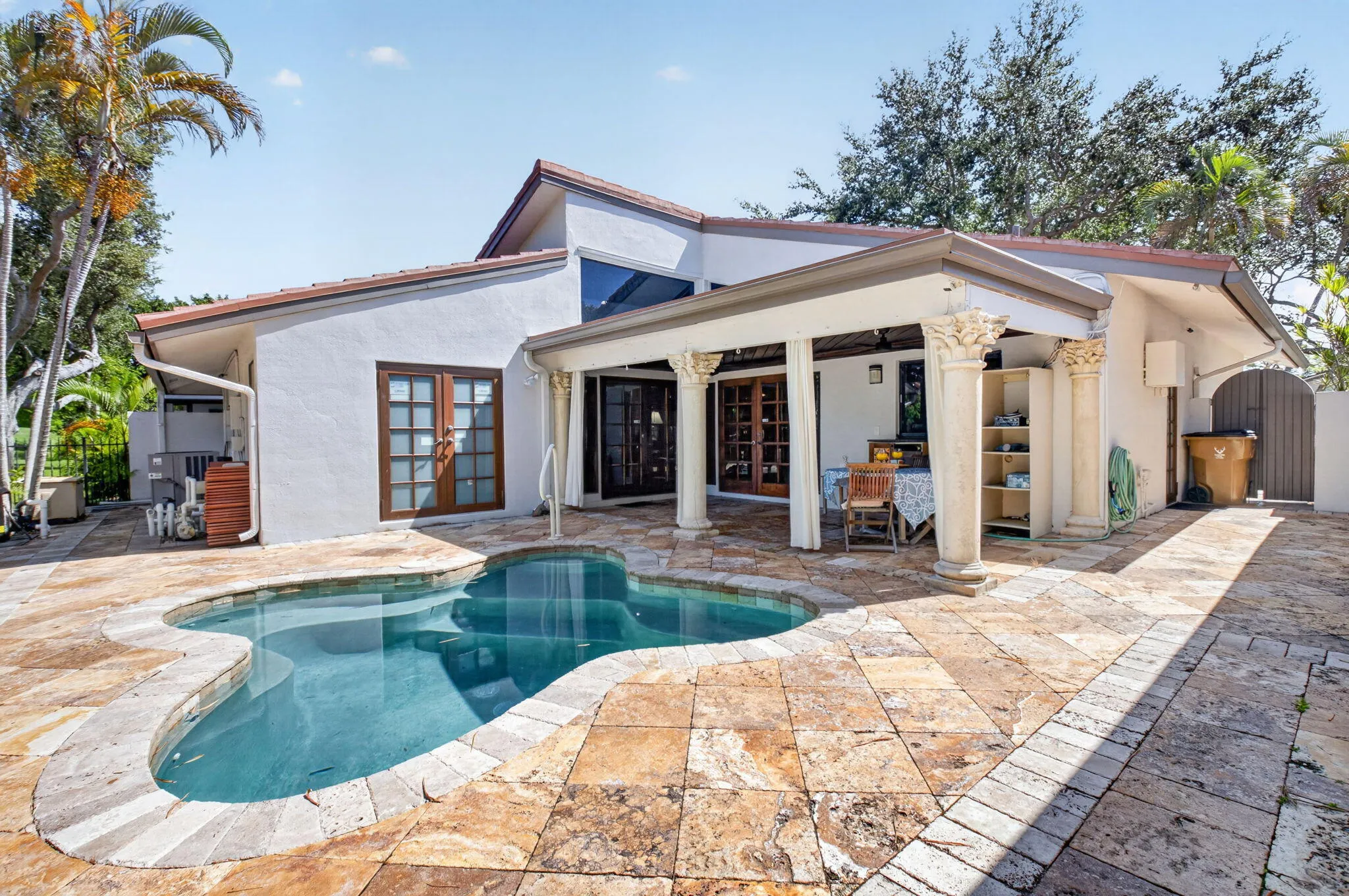 Rear view to patio.