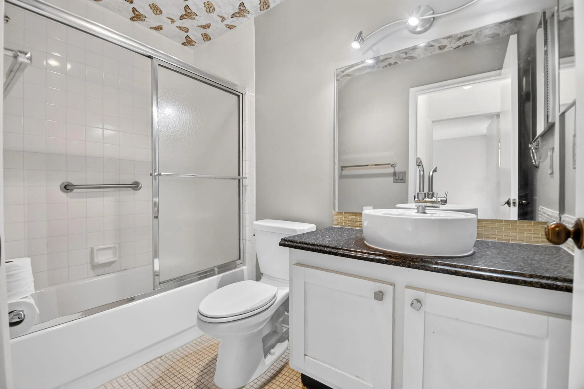 2ND BATHROOM