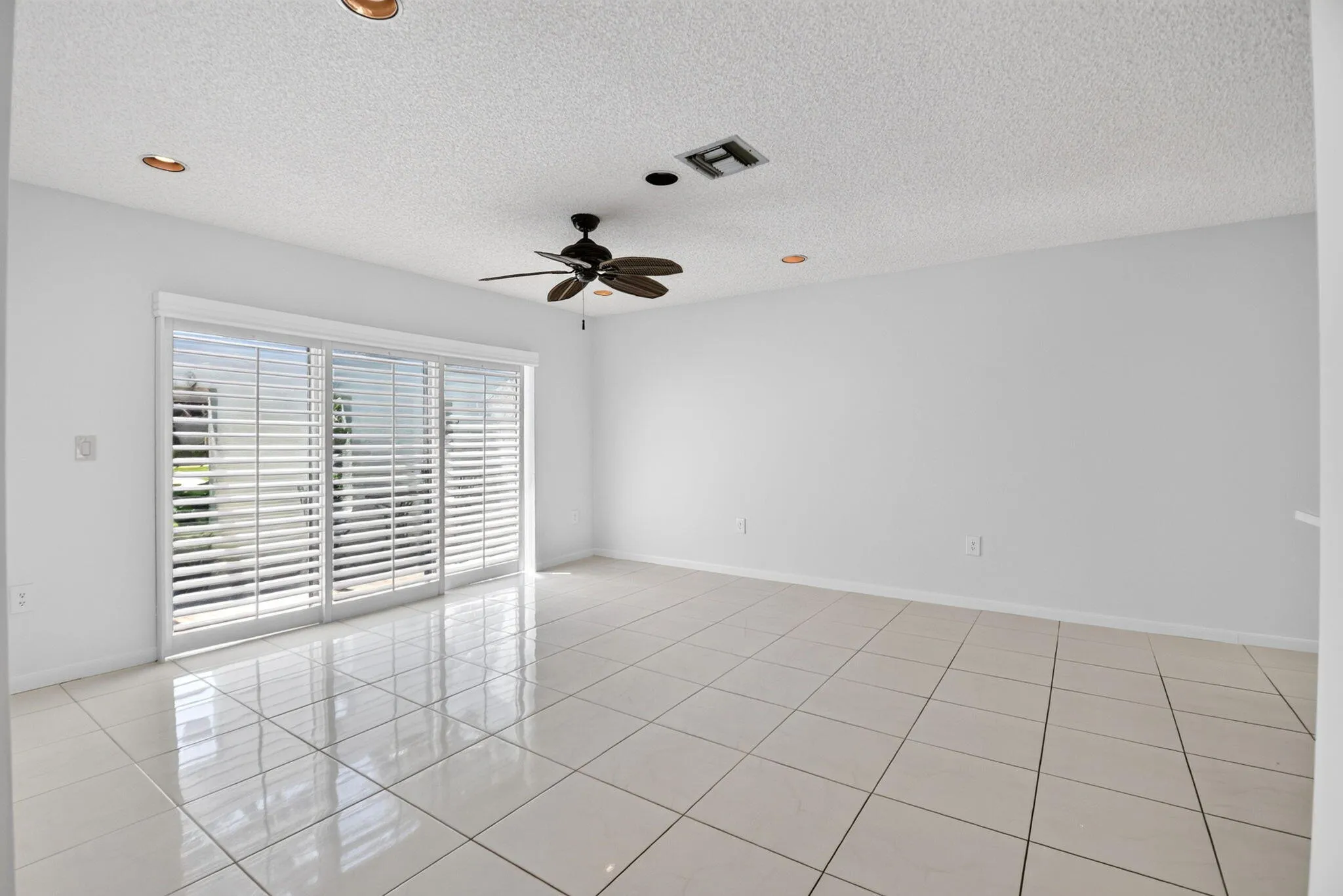 Family Room or Dining Room off Kitchen