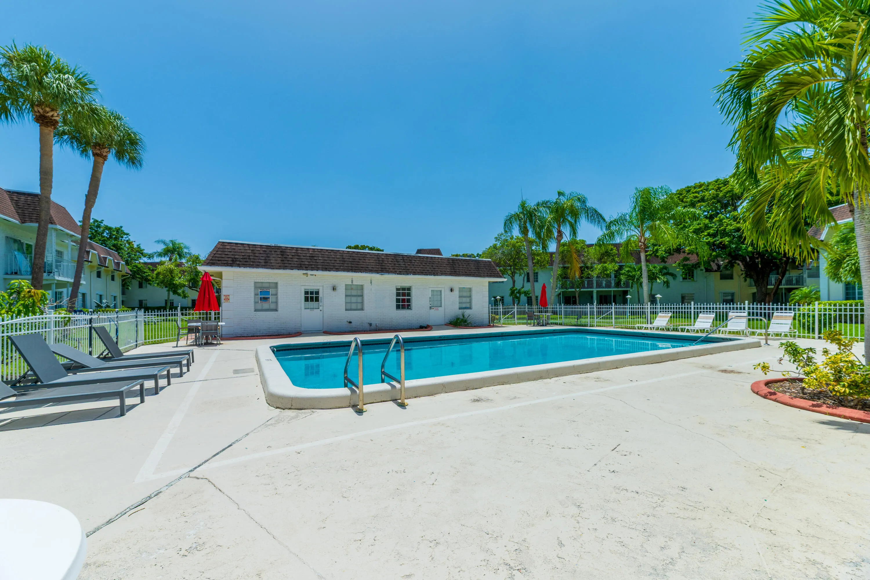 20260815 - 706 SE 2nd Ave 429 - HR-33