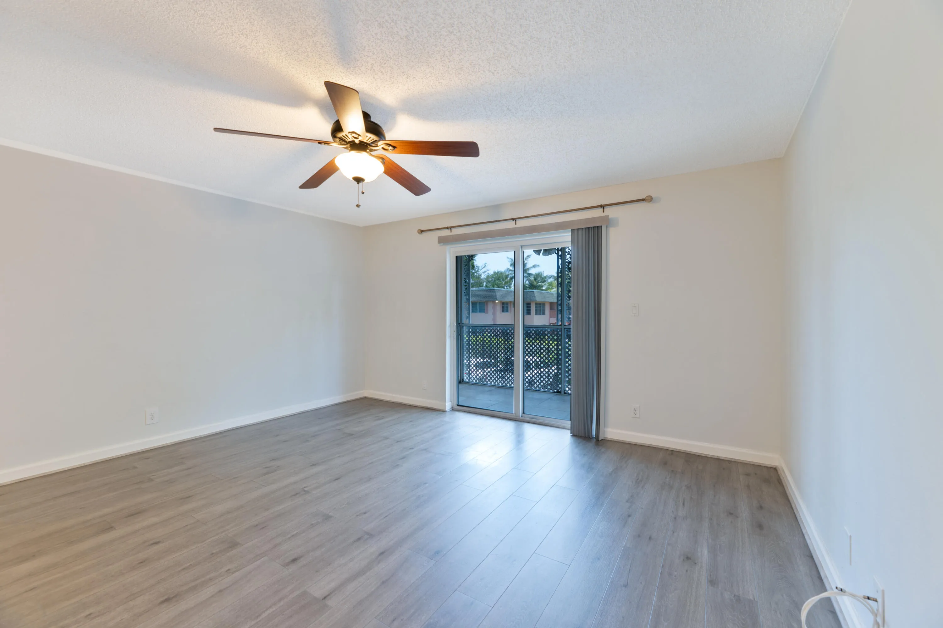 20260815 - 706 SE 2nd Ave 429 - HR-11