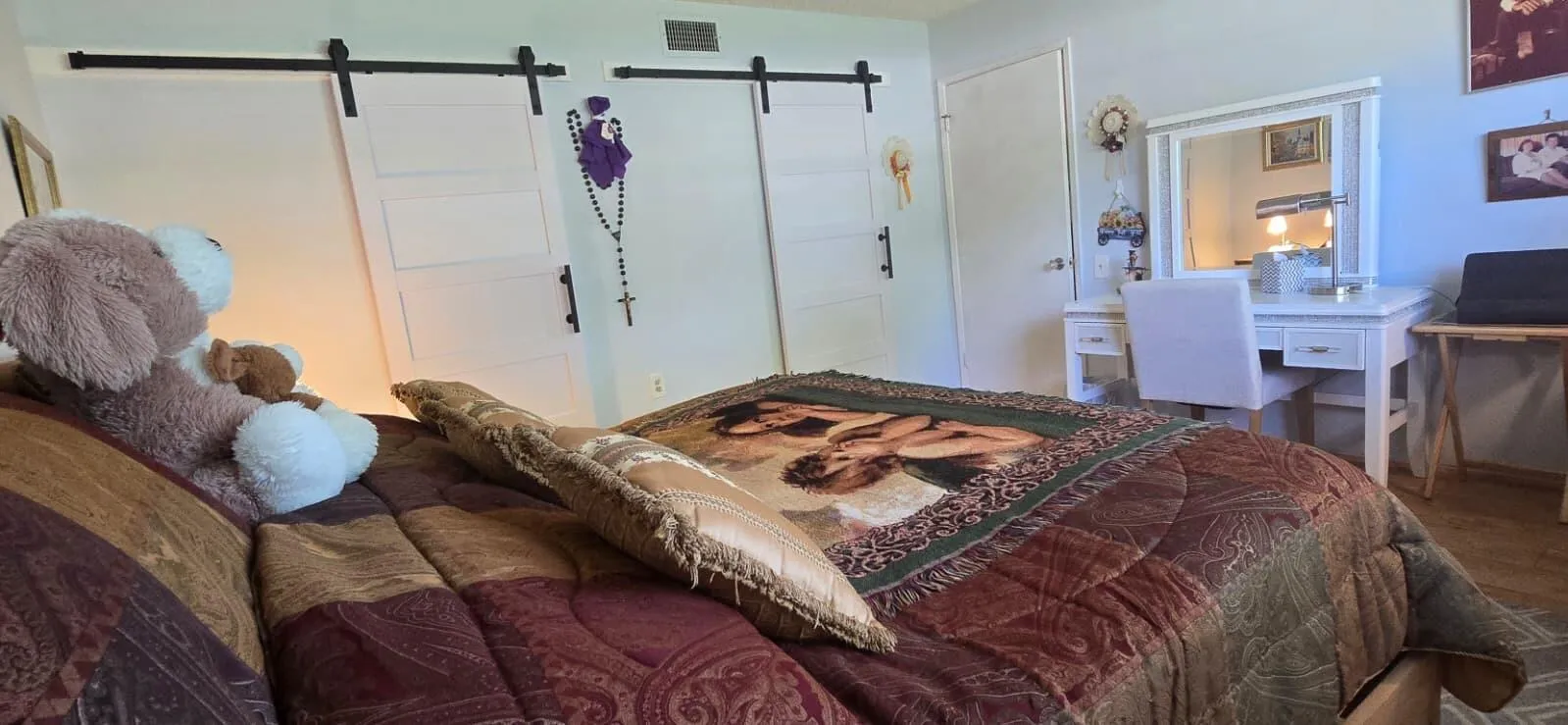 MASTER BEDROOM5