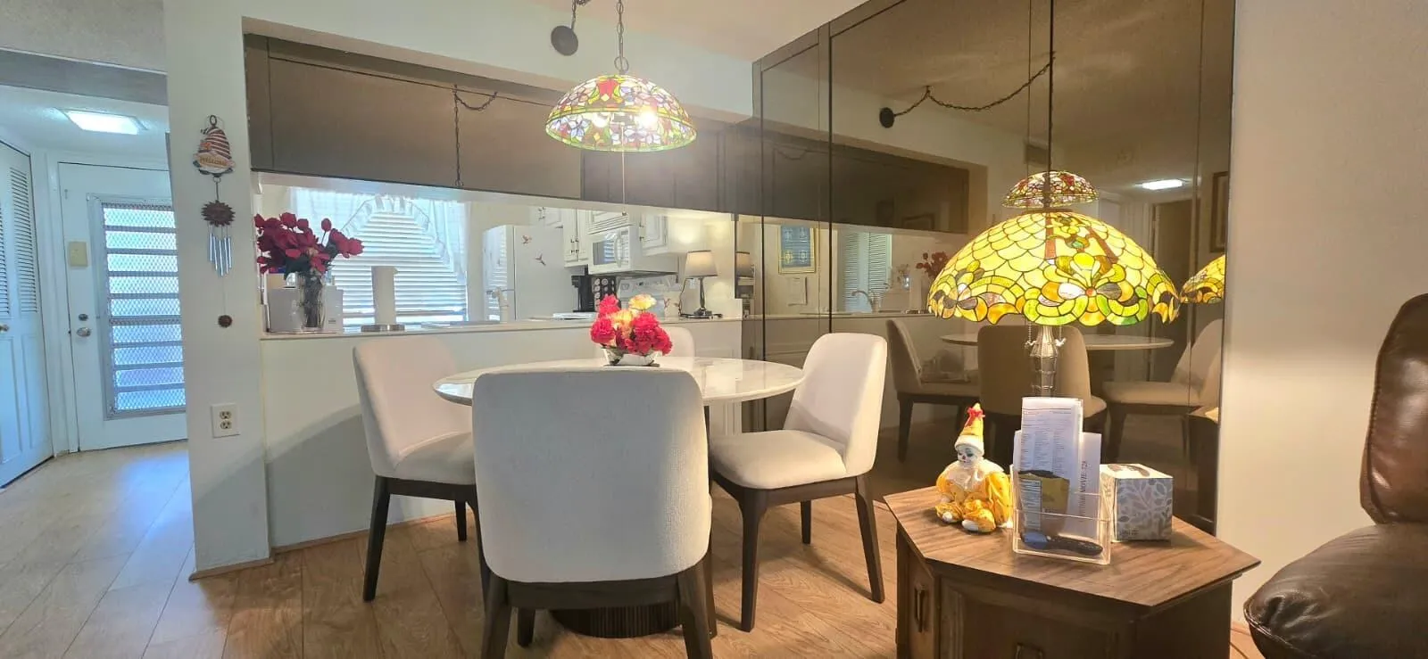 DINING ROOM2