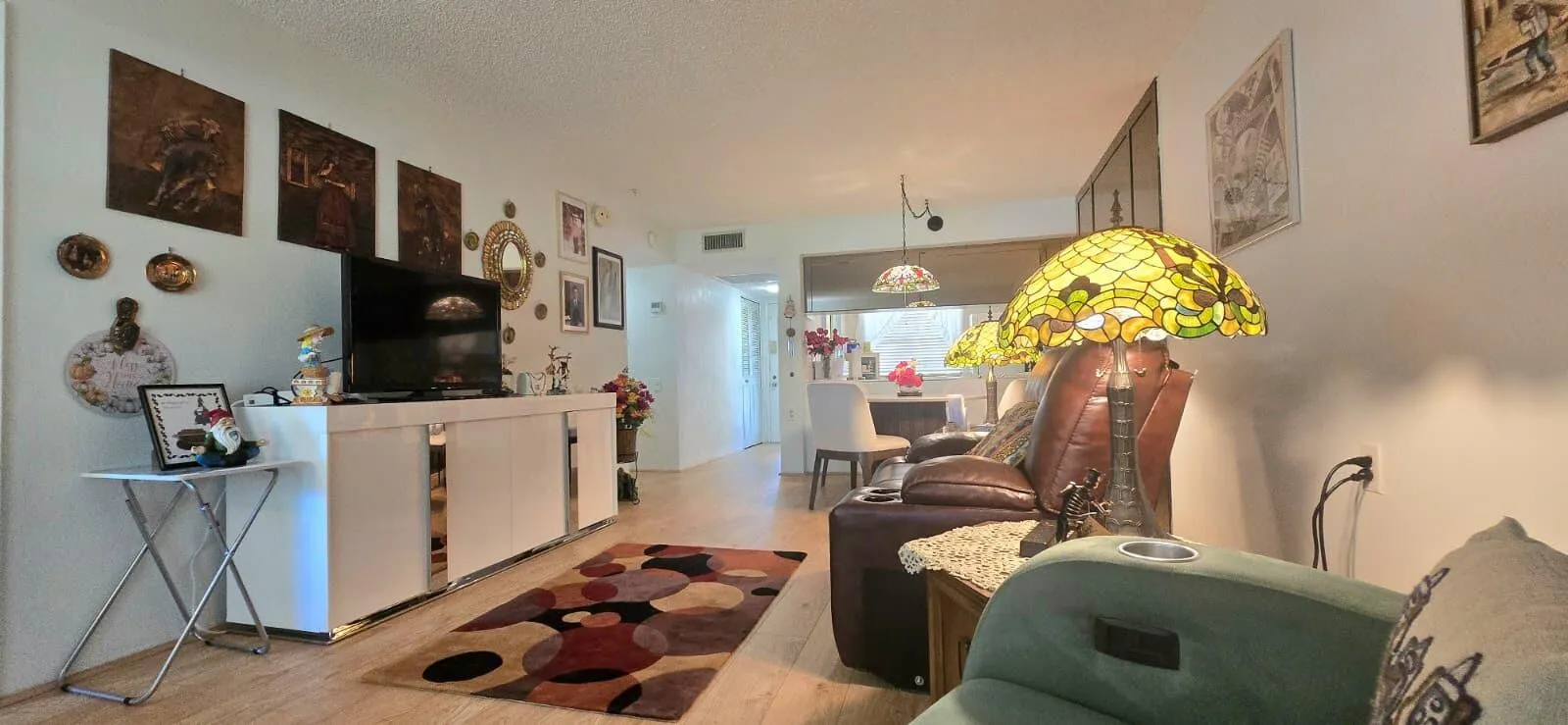 LIVING & DINING ROOM3