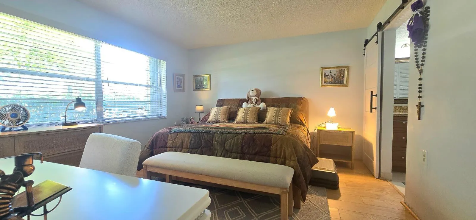 MASTER BEDROOM3