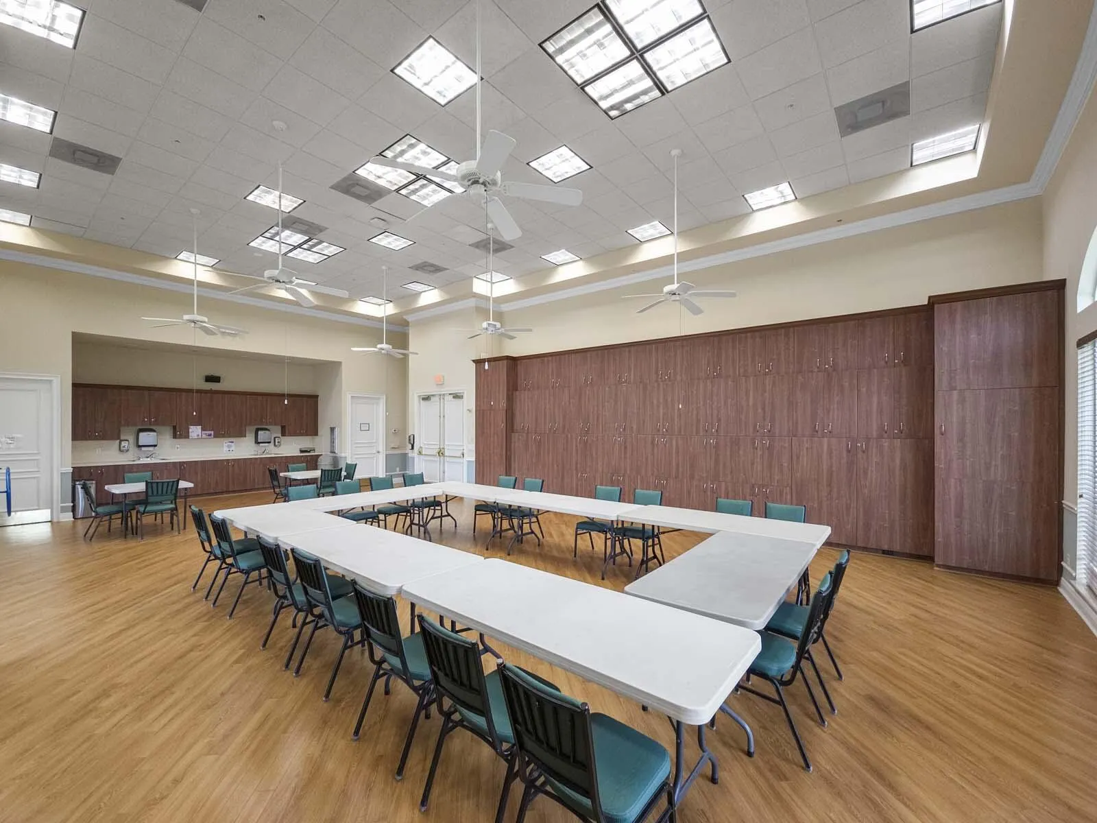 ARTS & CRAFTS ROOM