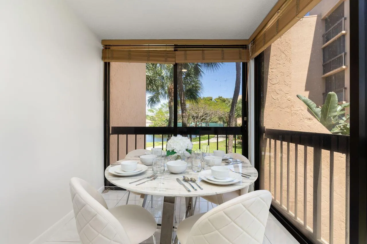 Dining/Enclosed Balcony