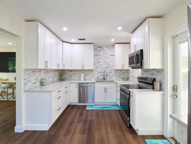 beautiful larger kitchen