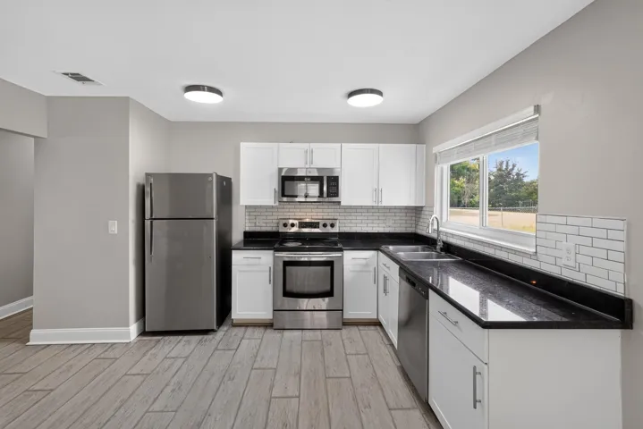 11_230_SW_Cherryhill_Rd-0157