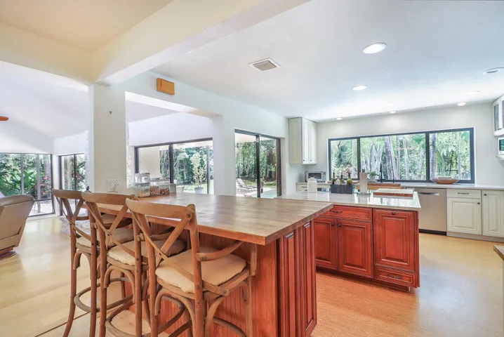16-Kitchen