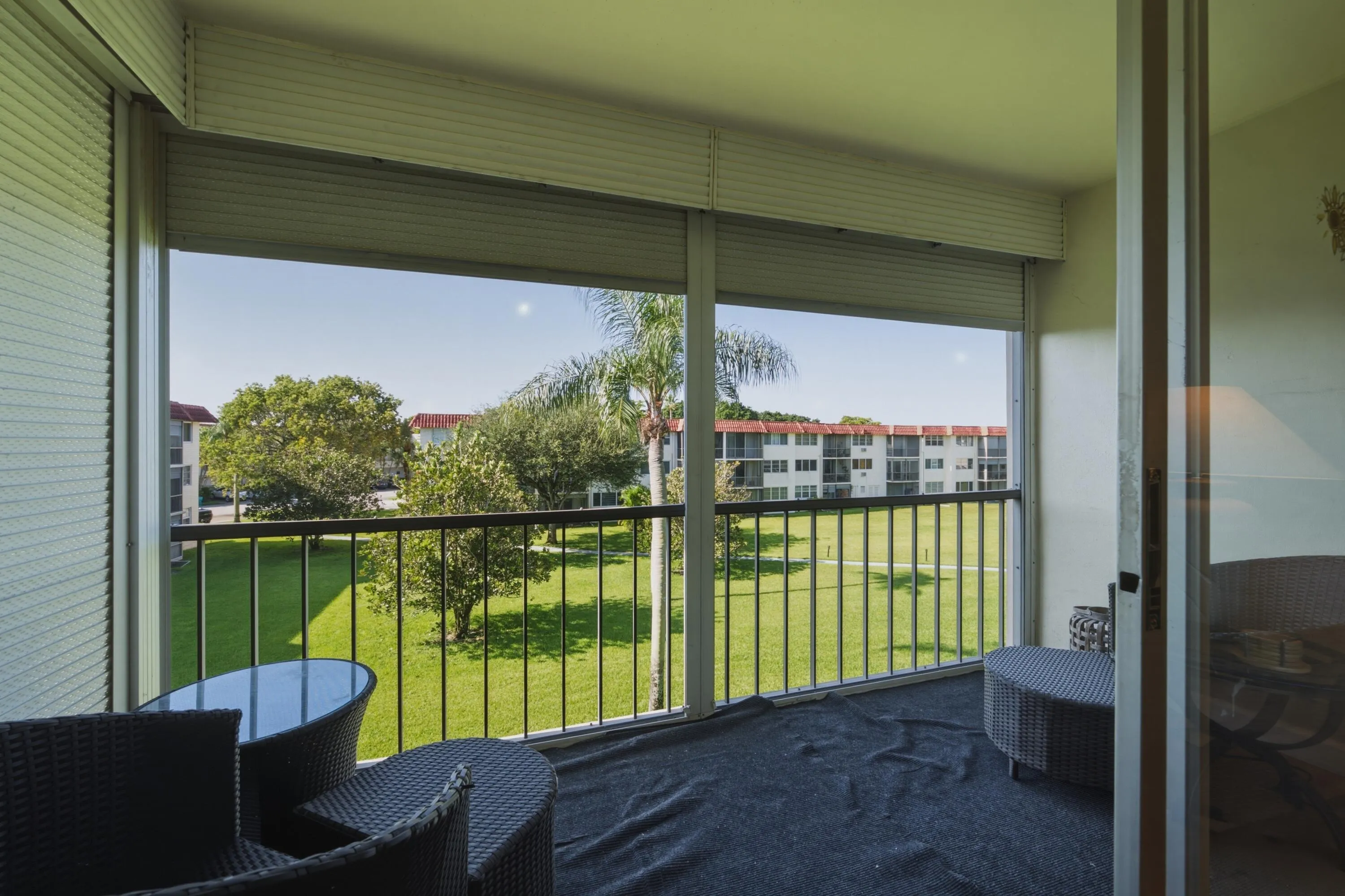 16. Balcony Right