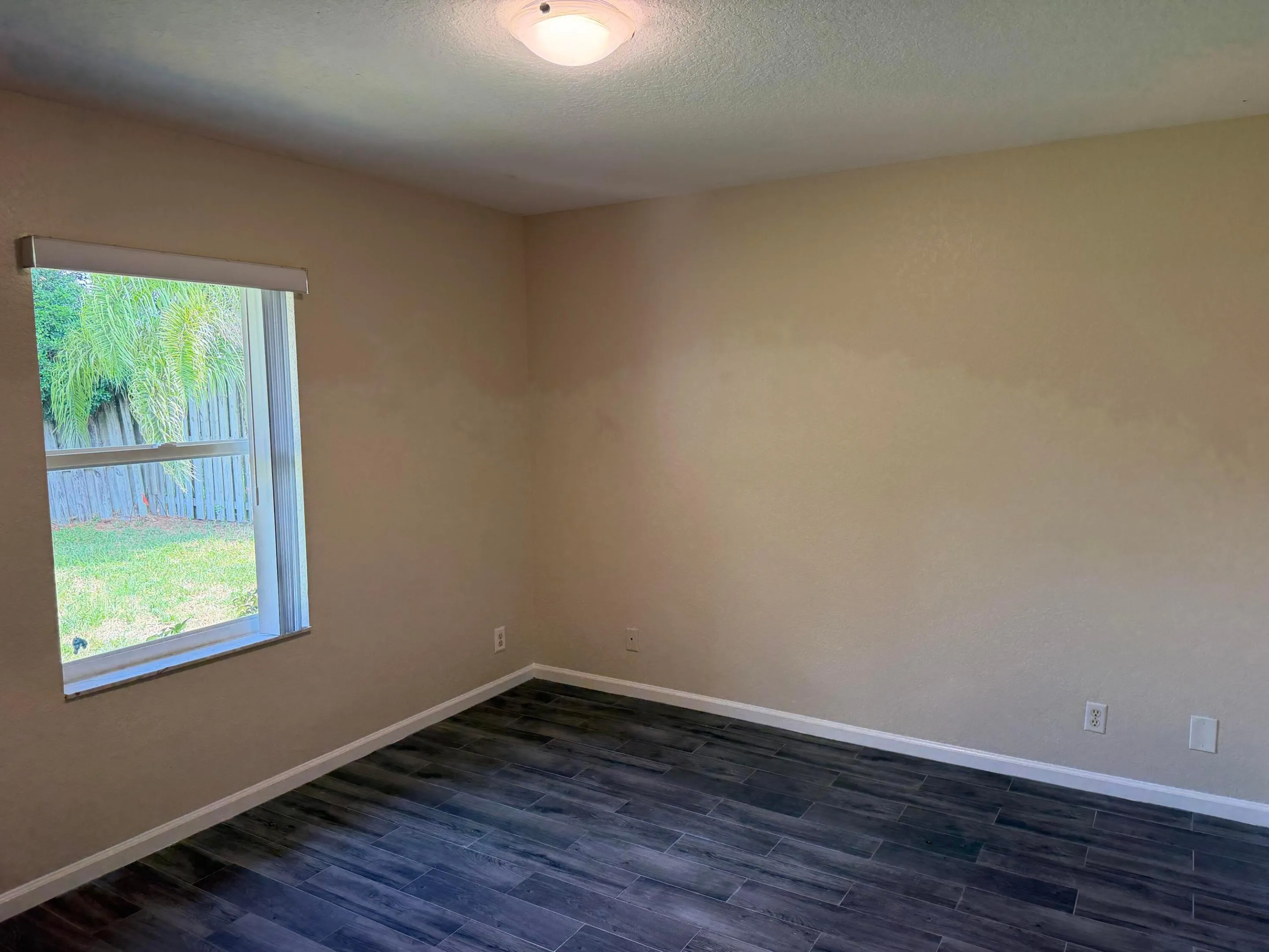 Guest bedroom