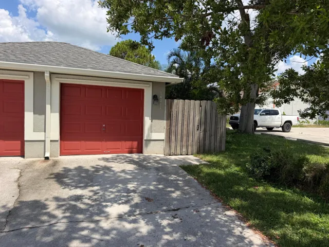 End unit in rear