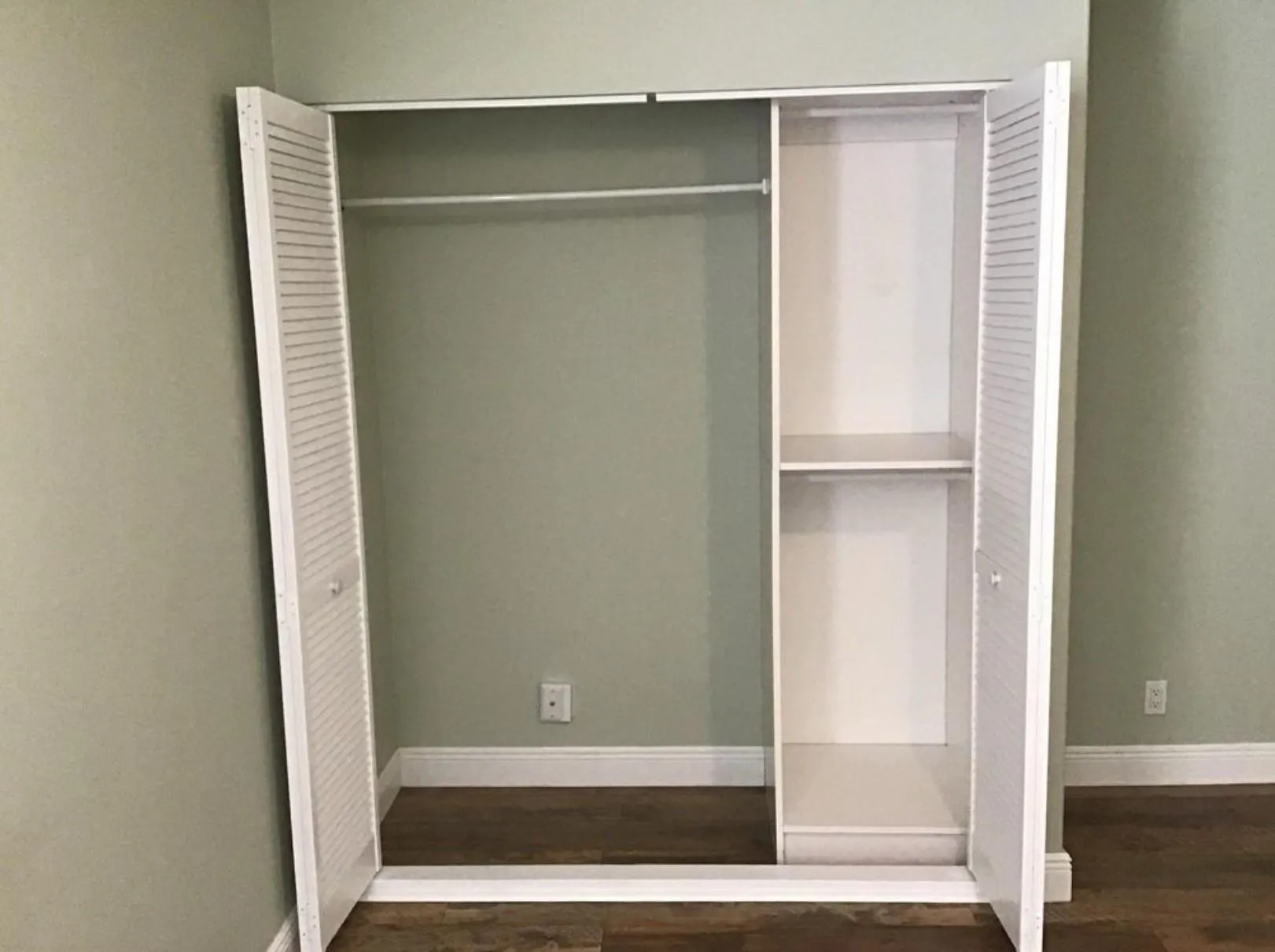 2nd Bedroom Closet