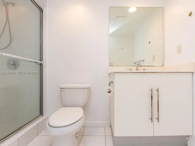 PRIMARY PRIMARY BEDROOM BATHROOM