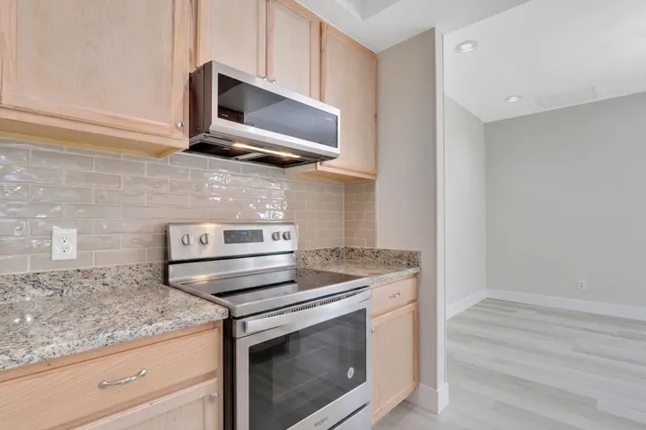7340 Pine Creek Kitchen 2