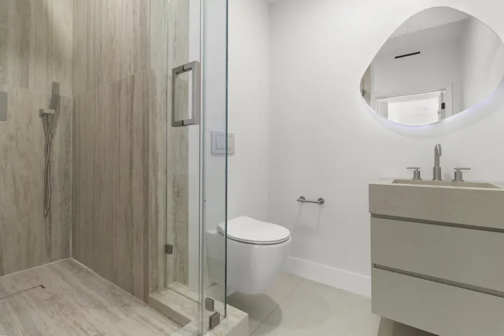 Guest bath 1