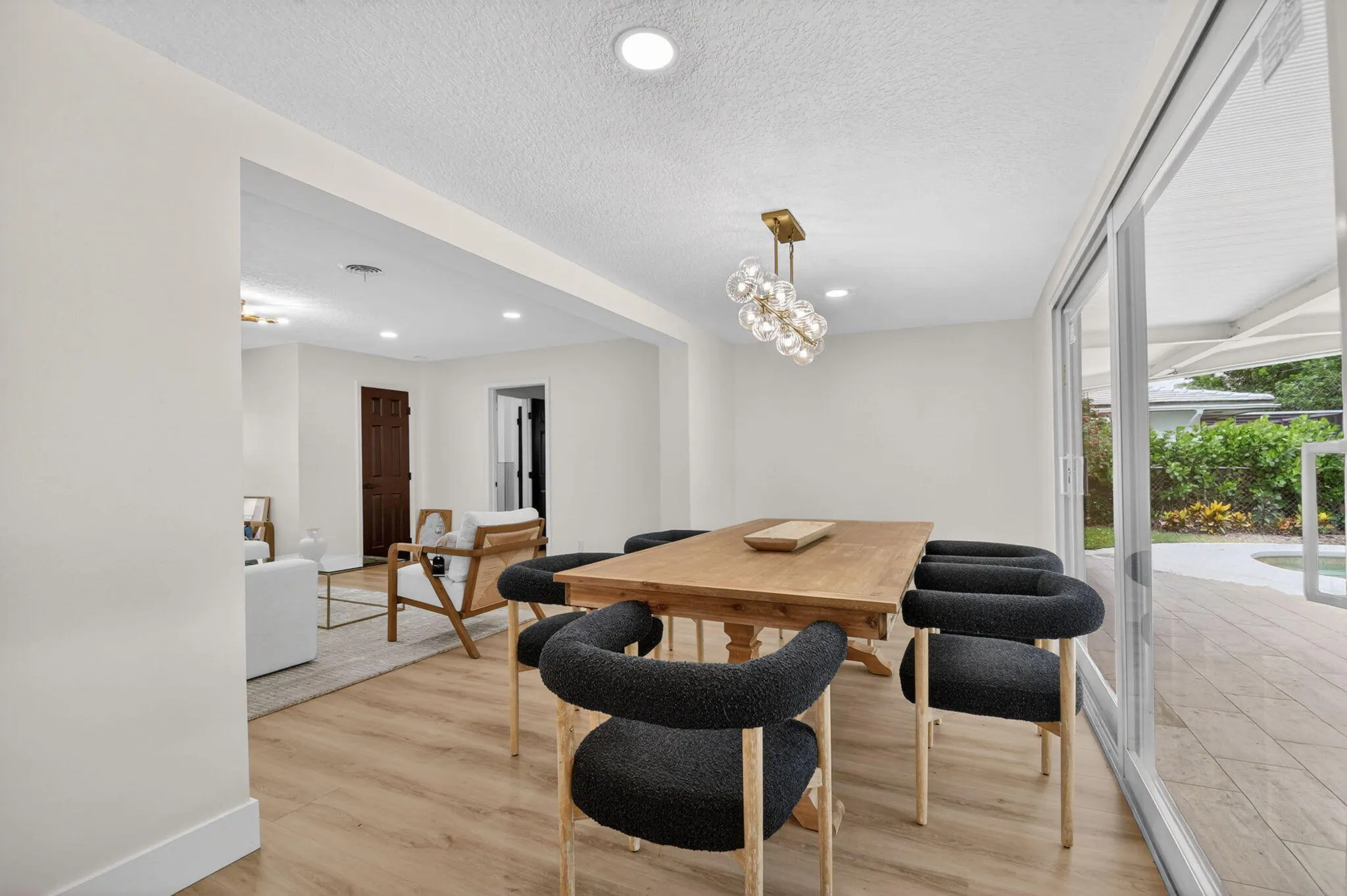 14-web-or-mls-1221 Singer Dr (14)