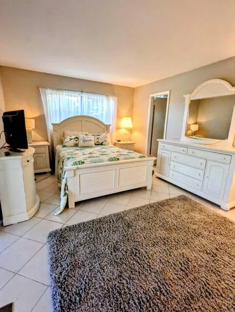 Tiled flooring throughout