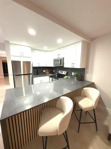 open concept Kitchen, modern fall countertop