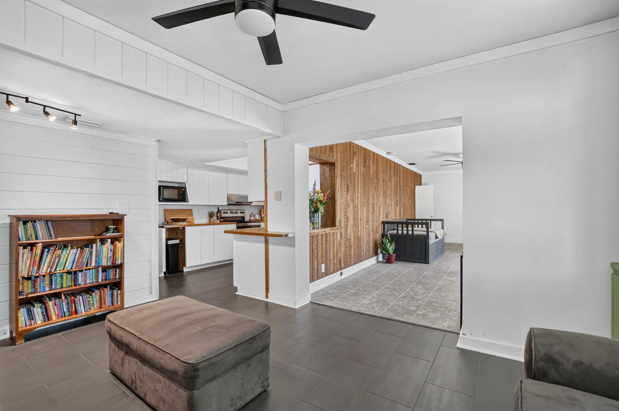 Family Room to Sun Room
